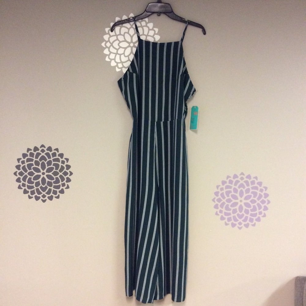 🌵💰⬇️ NWT! Jumpsuit- Dark Green GB - Picture 1 of 2